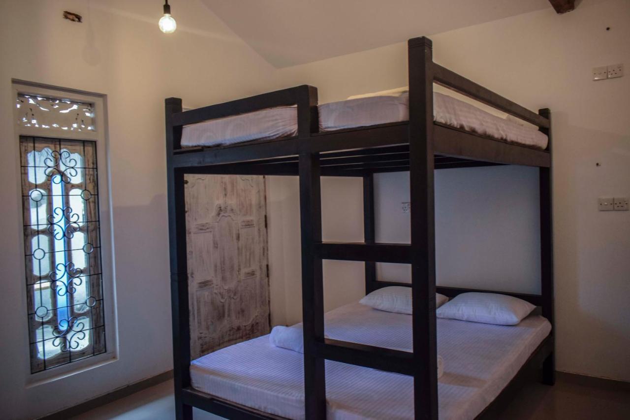 بيت شباب Bunk 15 Hiriketiya ديكويلاّ تين المظهر الخارجي الصورة